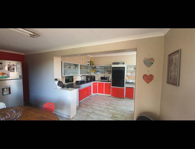 3 BEDROOM HOUSE FOR SALE IN RENSBURG